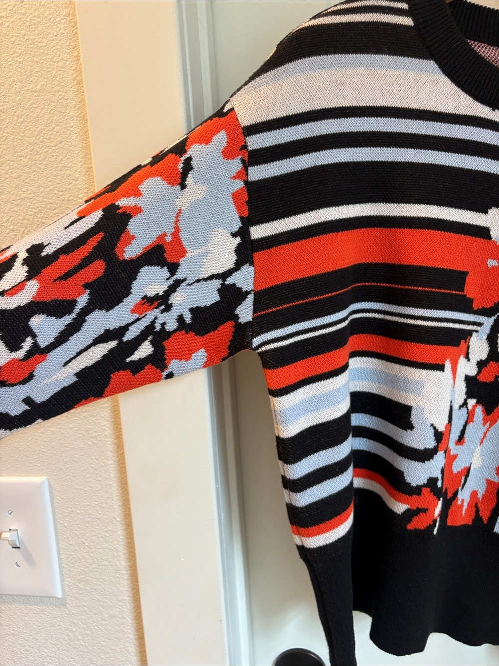 Black & orange retro Patterned Crewneck NINE west Sweater - Women's - Picture 5 of 7